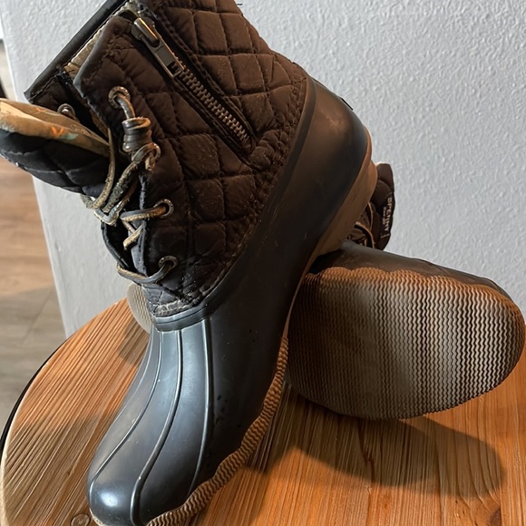 Size 9 Sperry boots for sale - Picture 4 of 4